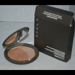 Becca, Chocolate Geode bronzer/highlight shimmer piercer. Brand new in box.